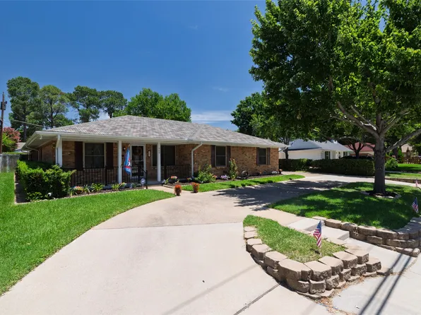 909 W Grauwyler Rd, Irving, TX 75061