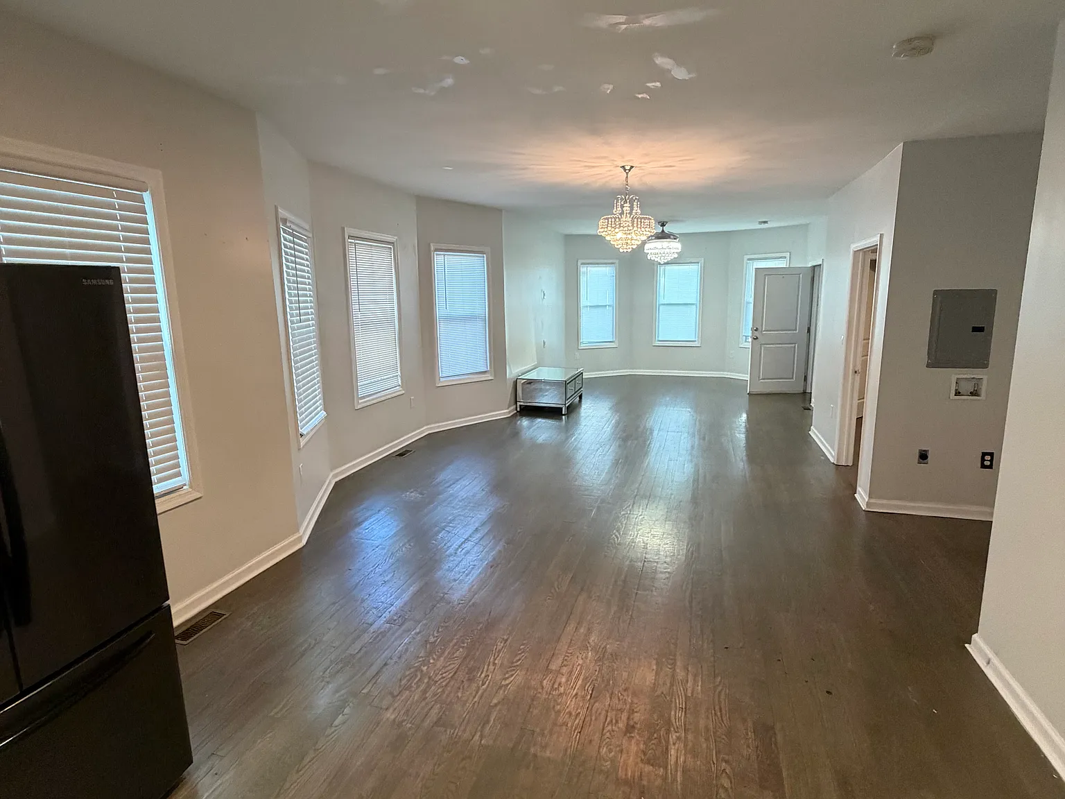 2 bed, 1000 sqft, $2,300 — Photo 4