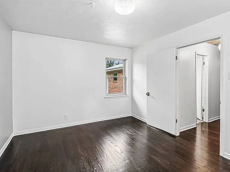 326 Harman St — Photo 12