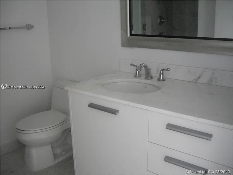 1060 Brickell Ave #1409 — Photo 4