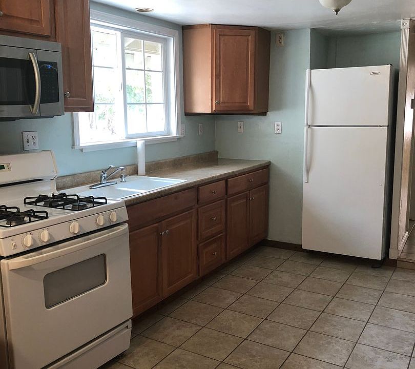 2nd image of 4723 Fleming Way