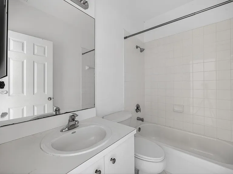 1575 NE 33rd Ave #105 — Photo 29
