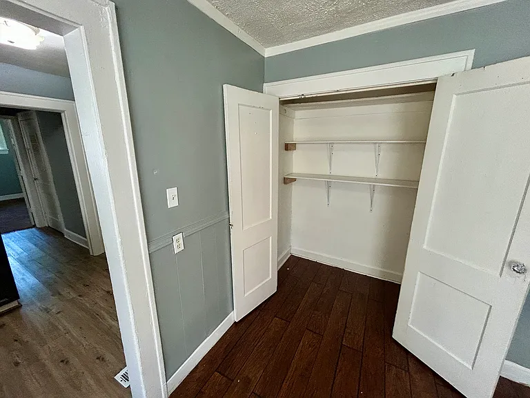 2909 Brookside Ave — Photo 18