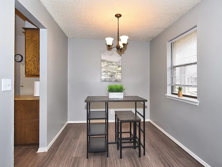 Berwick Apartments — Photo 31
