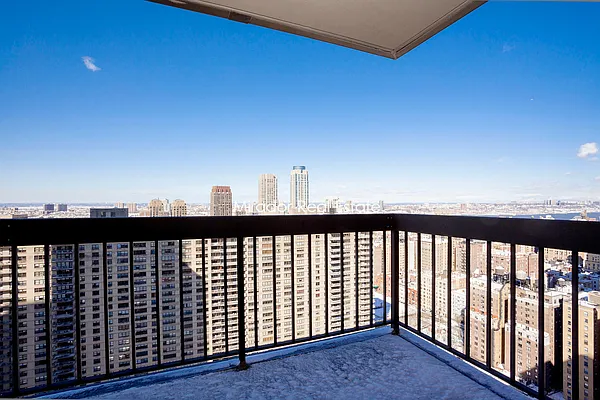 Rented by Mirador Real Estate | media 15