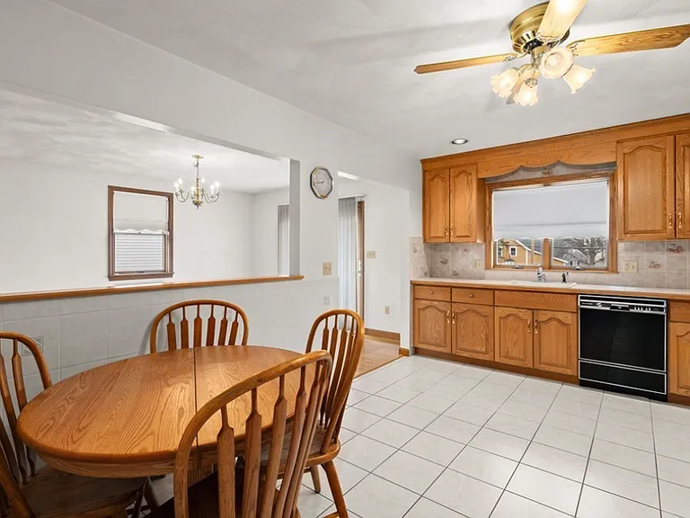 15 Landers Rd — Photo 13