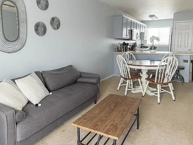 3 bed, 1404 sqft, $1,650 — Photo 2