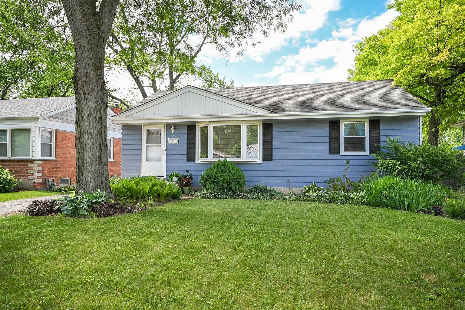227 W Taylor Rd photo 1