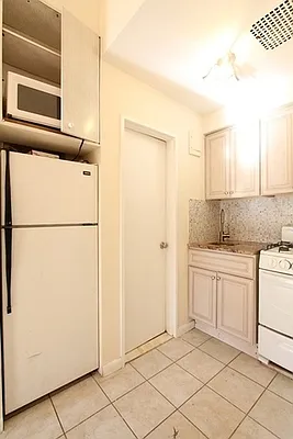 Rented by Compass | media 18