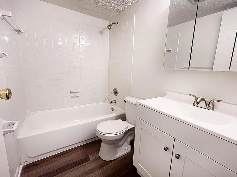 East Pointe Apartments — Photo 30