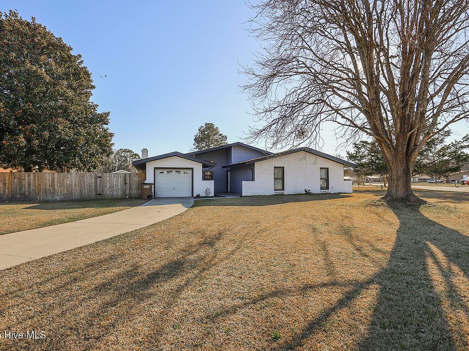 1st image of 3001 Oakwood Drive