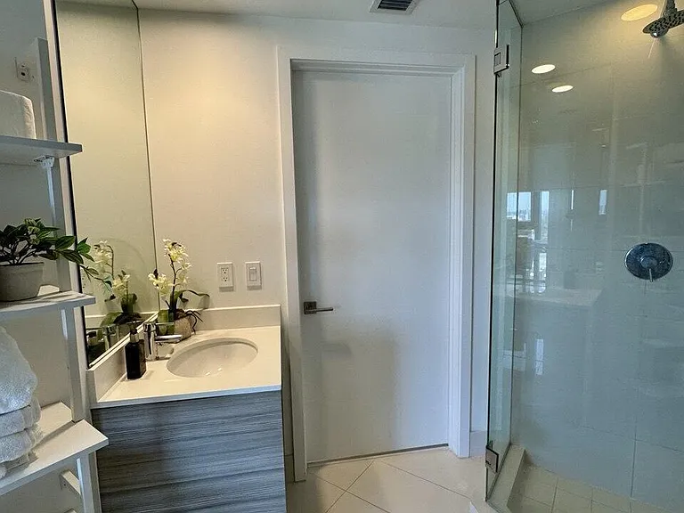 121 NE 34th St #1116 — Photo 26