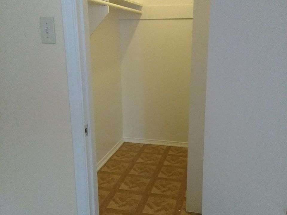 2nd image of 1516 W 7th St APT 2