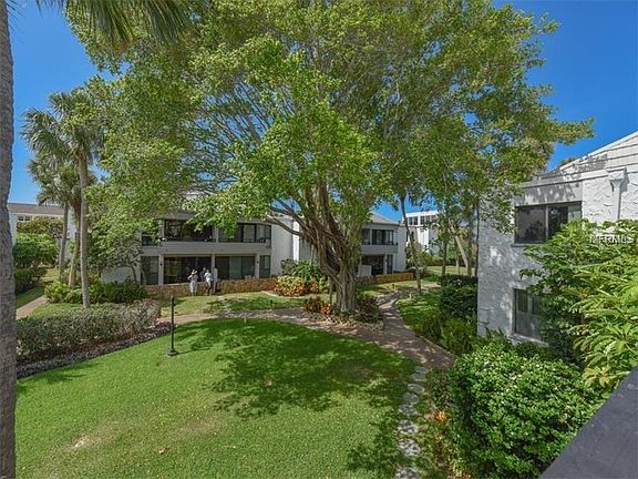 3rd image of 1555 Tarpon Center Dr APT 249