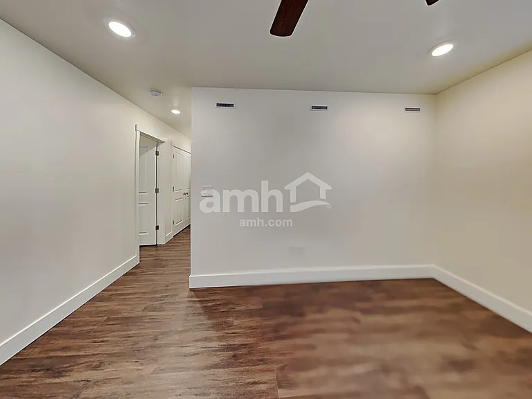 1271 E Ludlow Dr — Photo 10