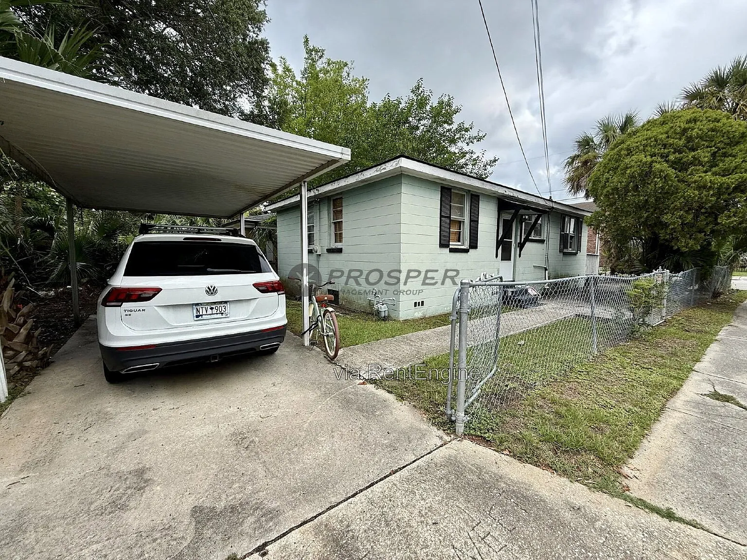 3 bed, 1.0 bath, 1100 sqft, $2,450 — Photo 2