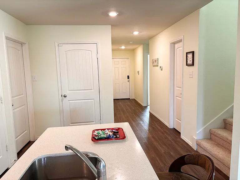 1614 Westfall Dr — Photo 3