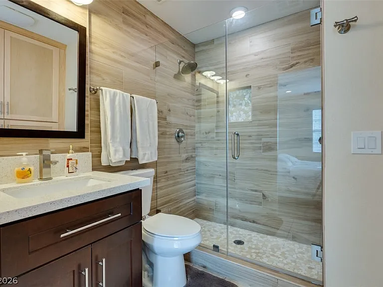 5056 Shadow Palm Ct — Photo 32