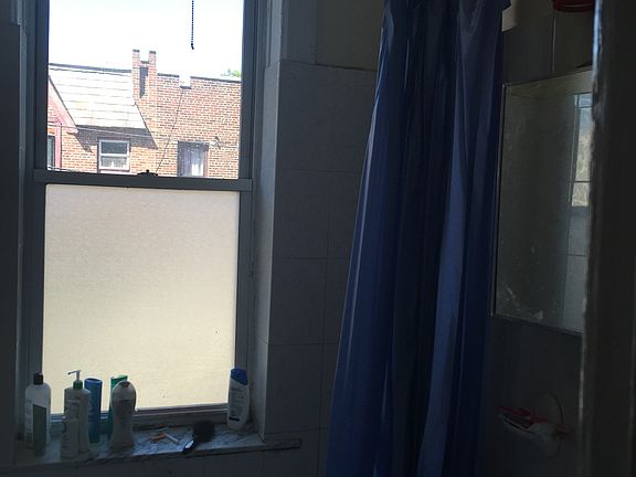 4th image of 5806 43rd Ave #4B