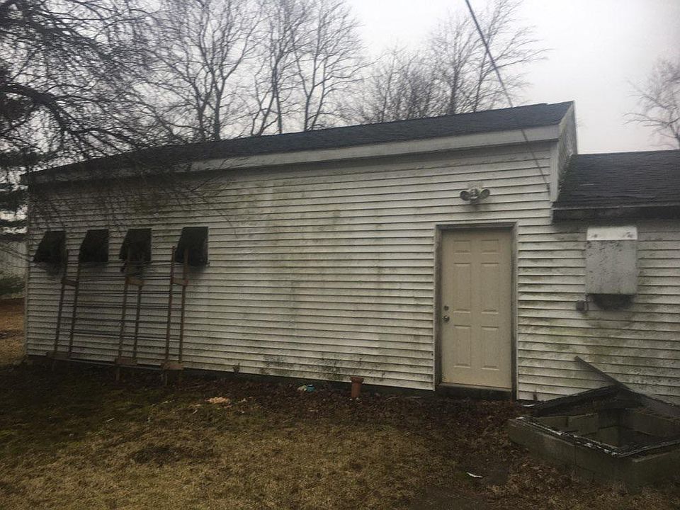 2nd image of 329 N Jefferson St