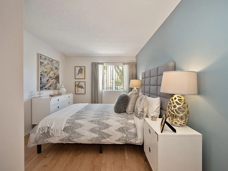 West Park Villas Apartments — Photo 13