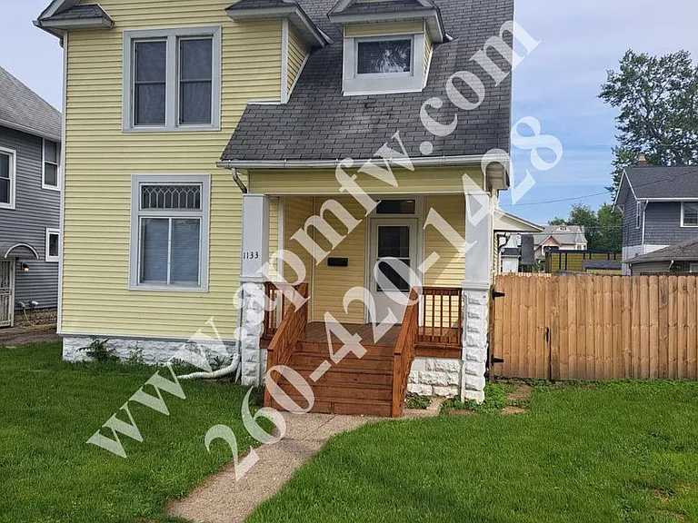 1133 Edgewater Ave — Photo 1
