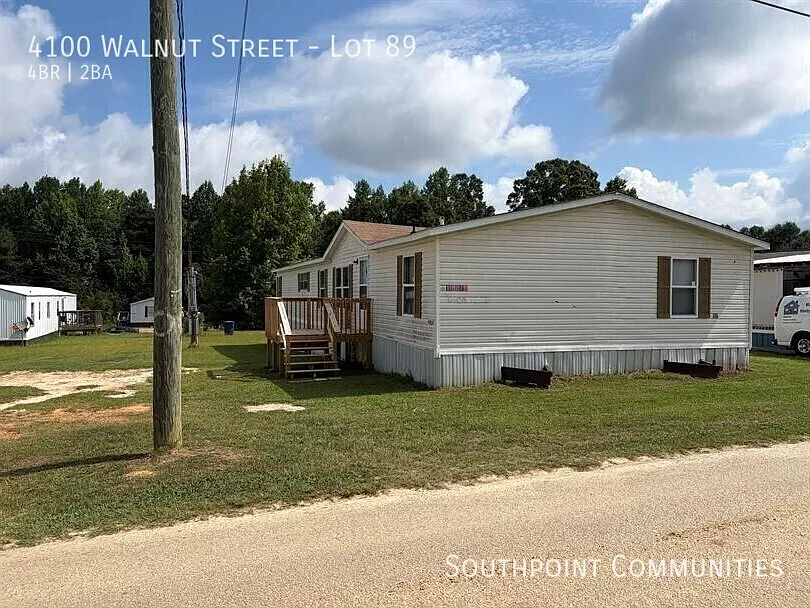 4 bed, 1960 sqft, $1,200 — Photo 1
