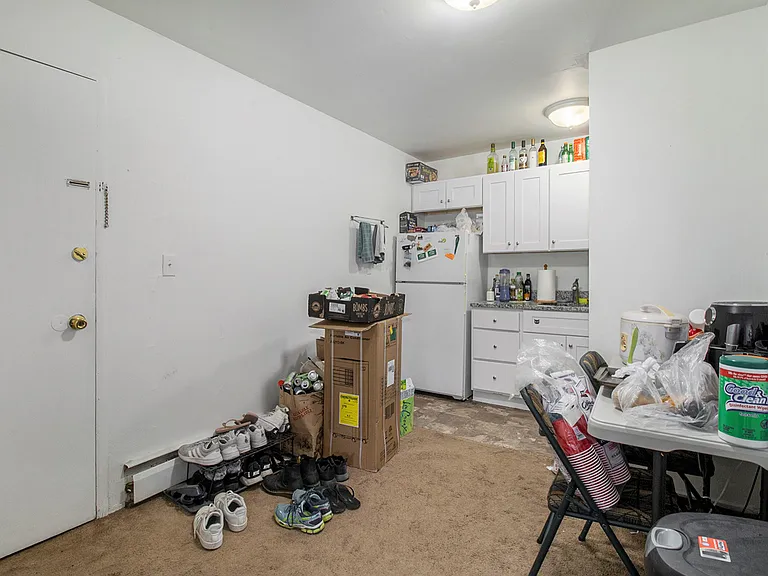 1327 Wilmot St #2 — Photo 2
