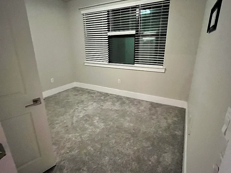 2401 Crawford St #B — Photo 5