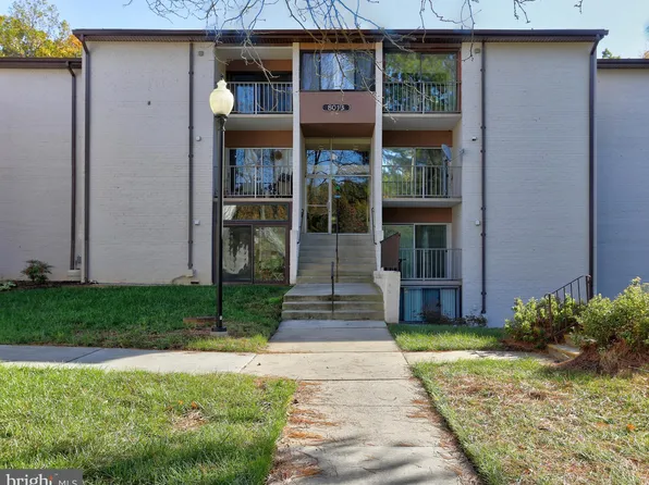 8013 Mandan Rd APT 301, Greenbelt, MD 20770