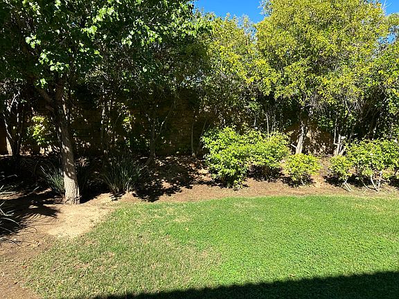 3rd image of 39321 Chantilly Ln