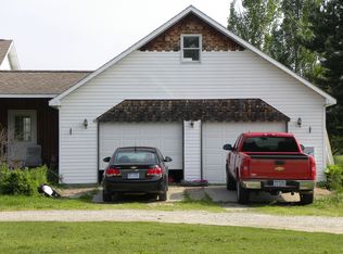 1013 E Beard Rd, Perry, MI 48872