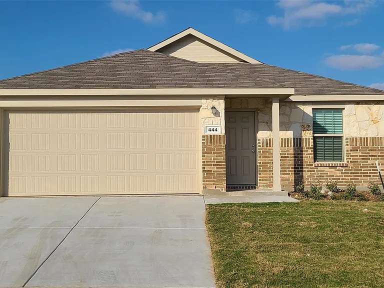 444 Frio Pass Trl — Photo 1