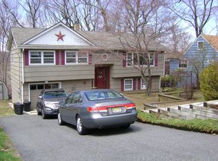 210 Chincopee Ave, Hopatcong, NJ 07843