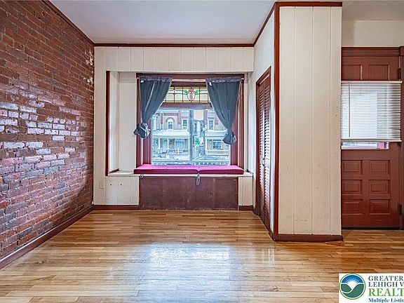 3rd image of 514 1/2 W Washington St