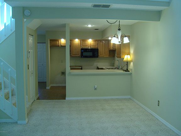 4th image of 8535 W STURBRIDGE Circle
