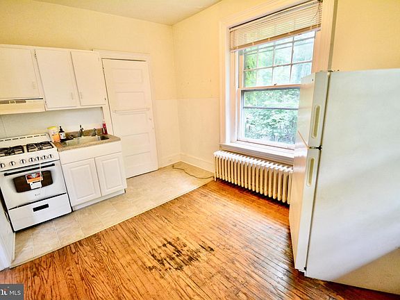 5th image of 5139 Pulaski Ave APT 2R