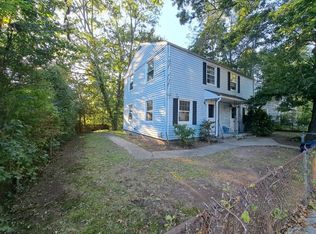 9 Hilltop Rd, New Haven, CT 06515