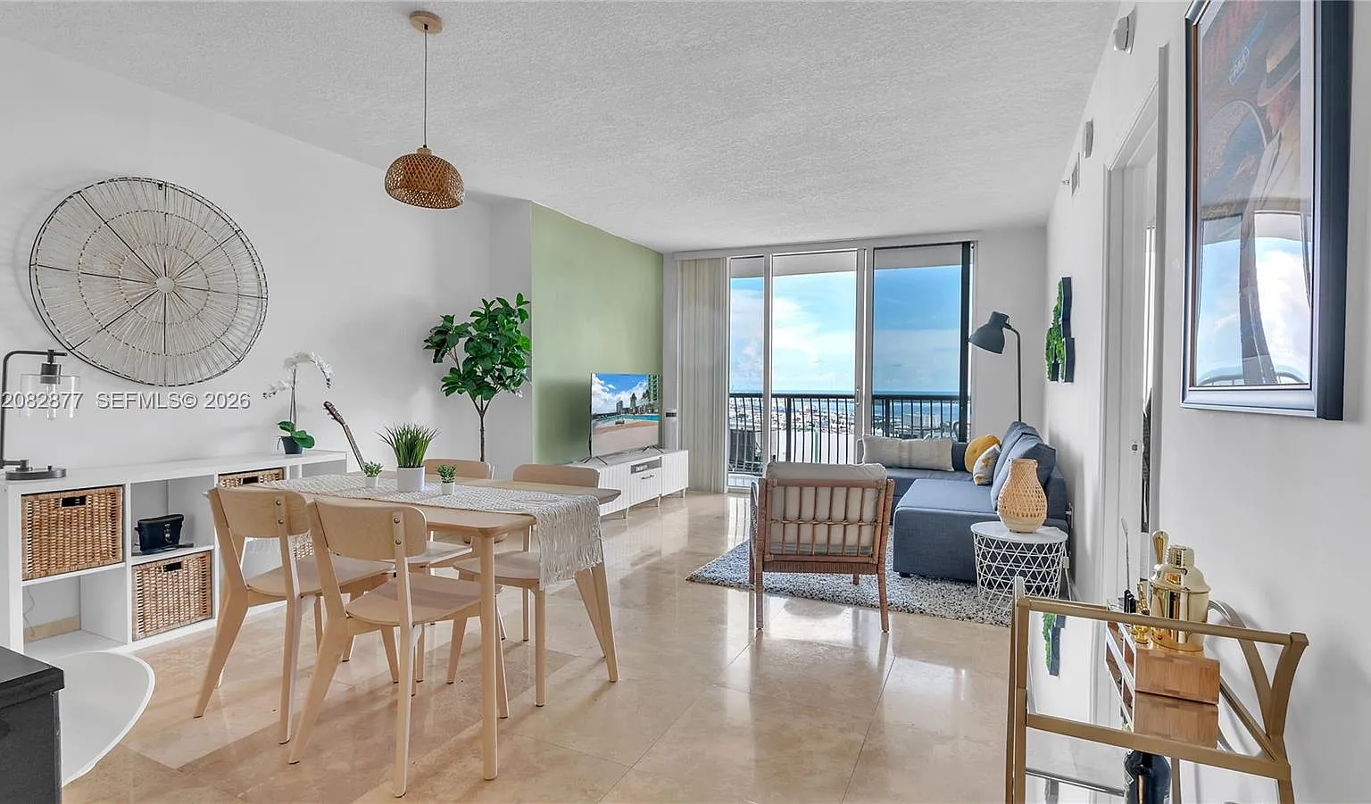 Opera Tower Condo — Photo 3