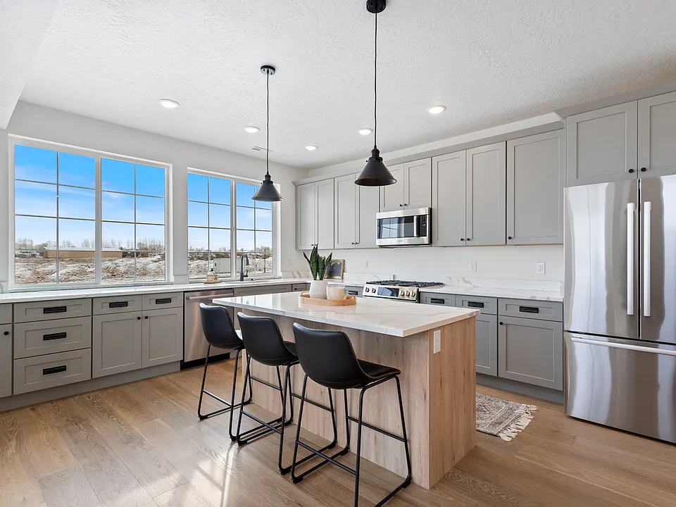 1858 S Sawmill Blvd #509
