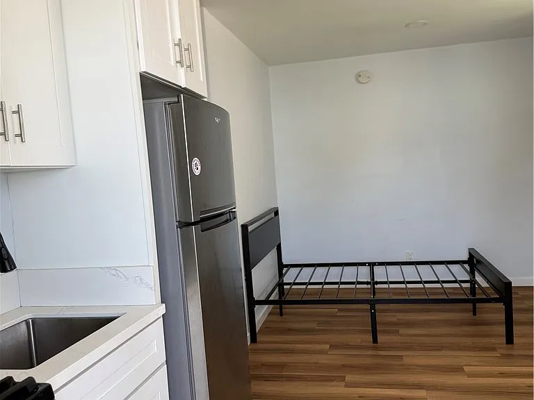 851 W 40th Pl — Photo 13