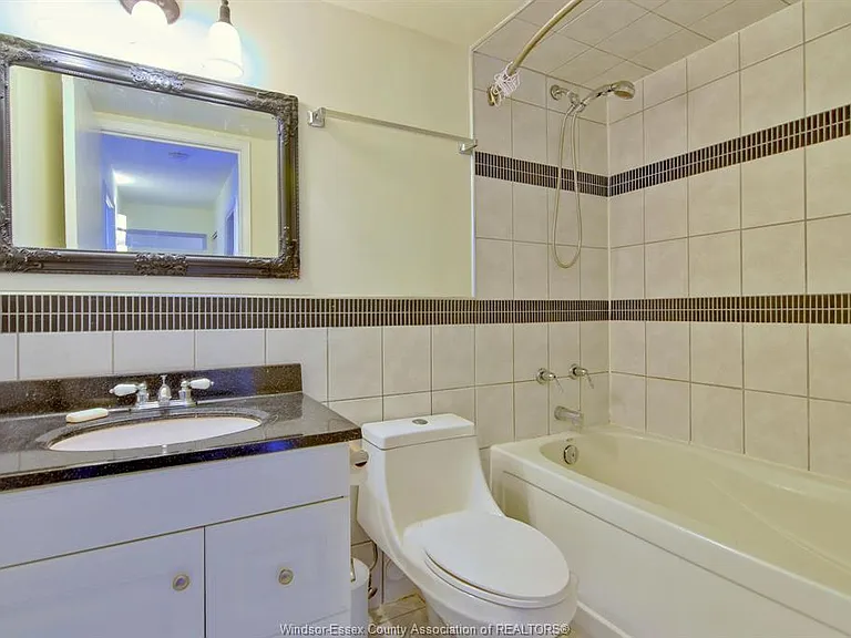 150 Park St W #1812 — Photo 28