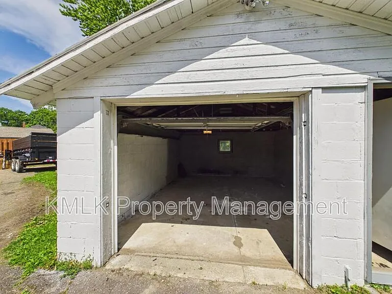 2899 Northland St — Photo 49