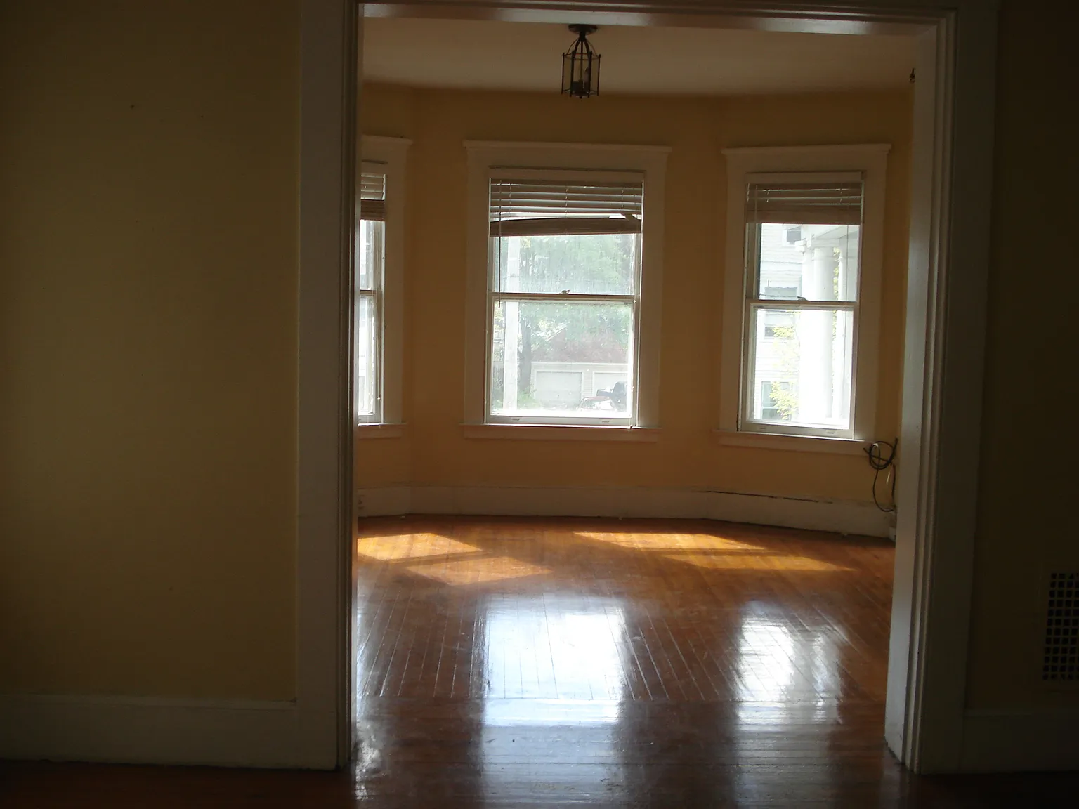 3 bed, $2,310 — Photo 2