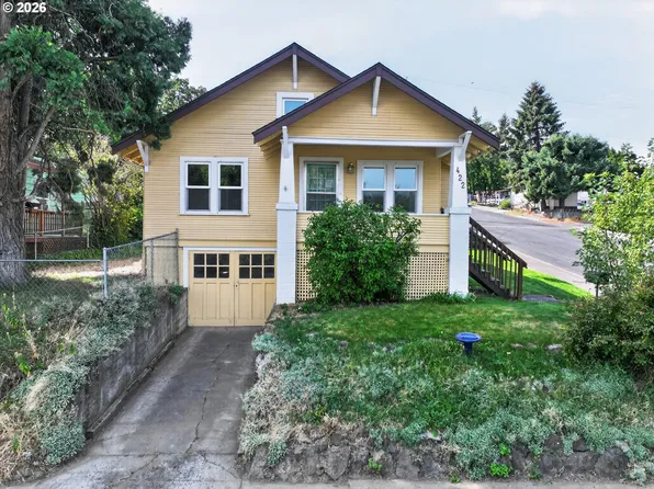 422 W 11th St, The Dalles, OR 97058