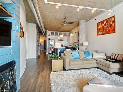 Living / kitchen area