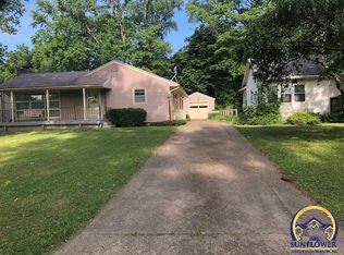 2015 SW James St, Topeka, KS 66604