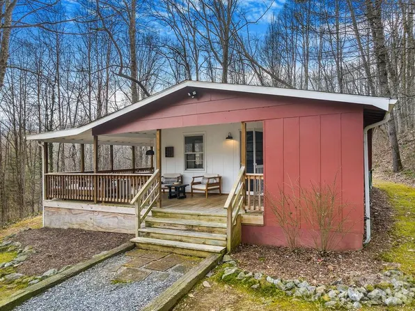 355 E View Rd, Sylva, NC 28779