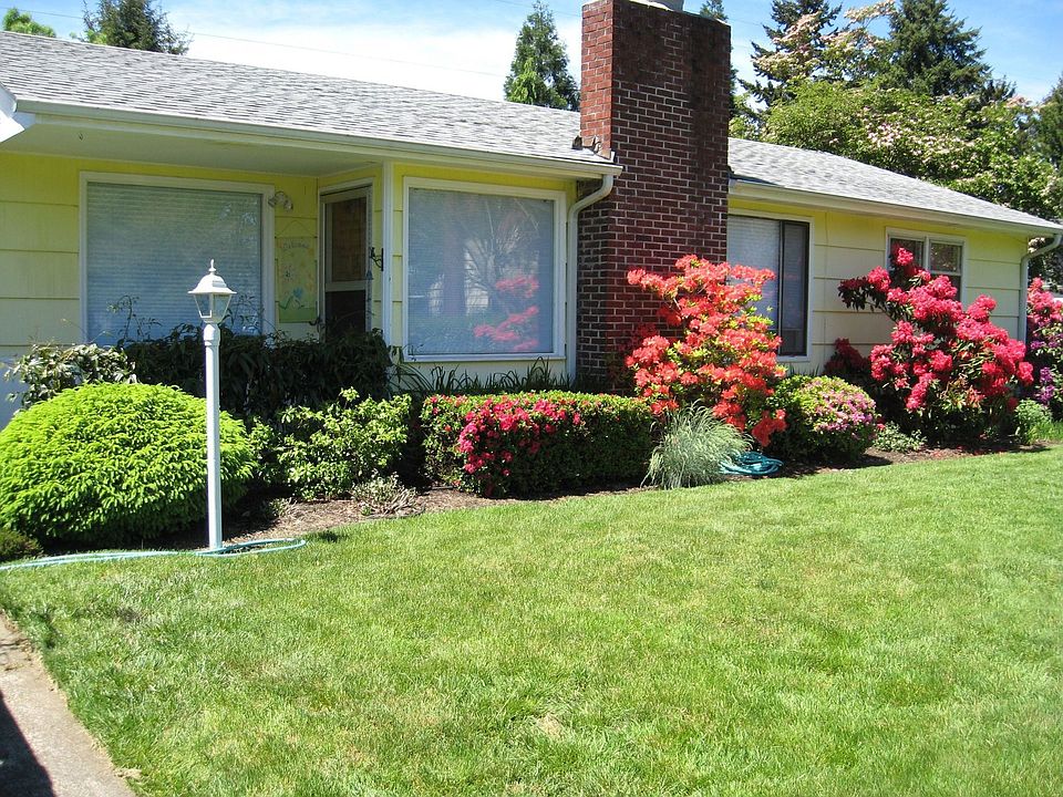 Front of house in May 2008