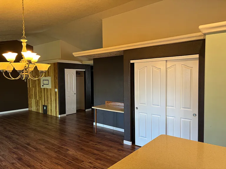2700 SW Acres Rd — Photo 4